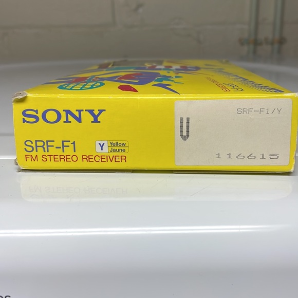 1986 Sony Sportsband SRF-F1 Sports FM Stereo Receiver - Picture 6 of 7